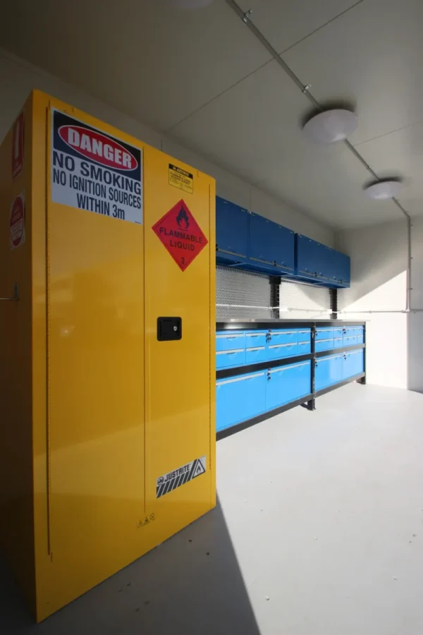 20′ Werkstattcontainer mit Seitenöffnung – Bild 5